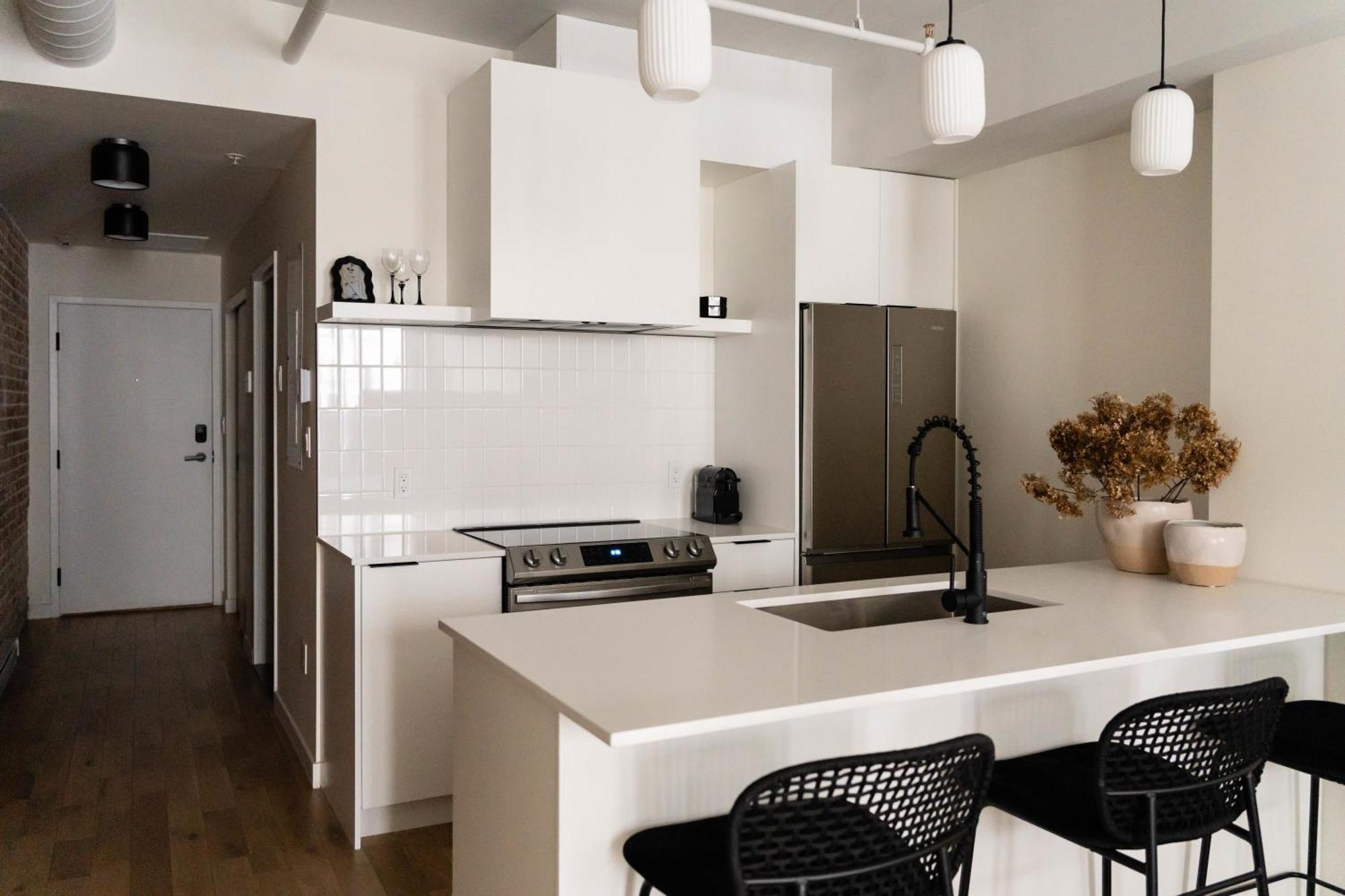 Maison Place Jacques-Cartier By Luxury In Transit Монреал Екстериор снимка