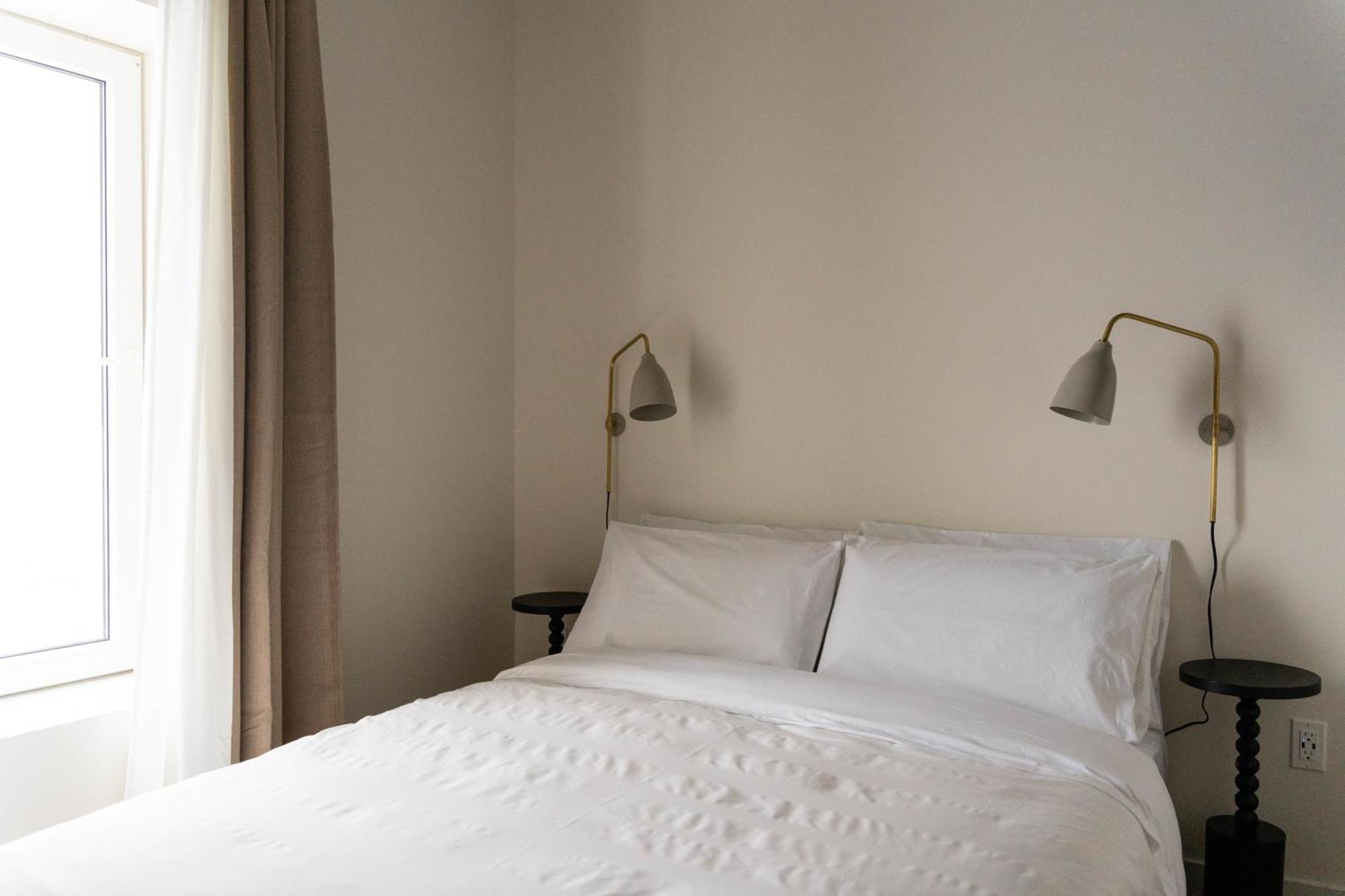Maison Place Jacques-Cartier By Luxury In Transit Монреал Екстериор снимка