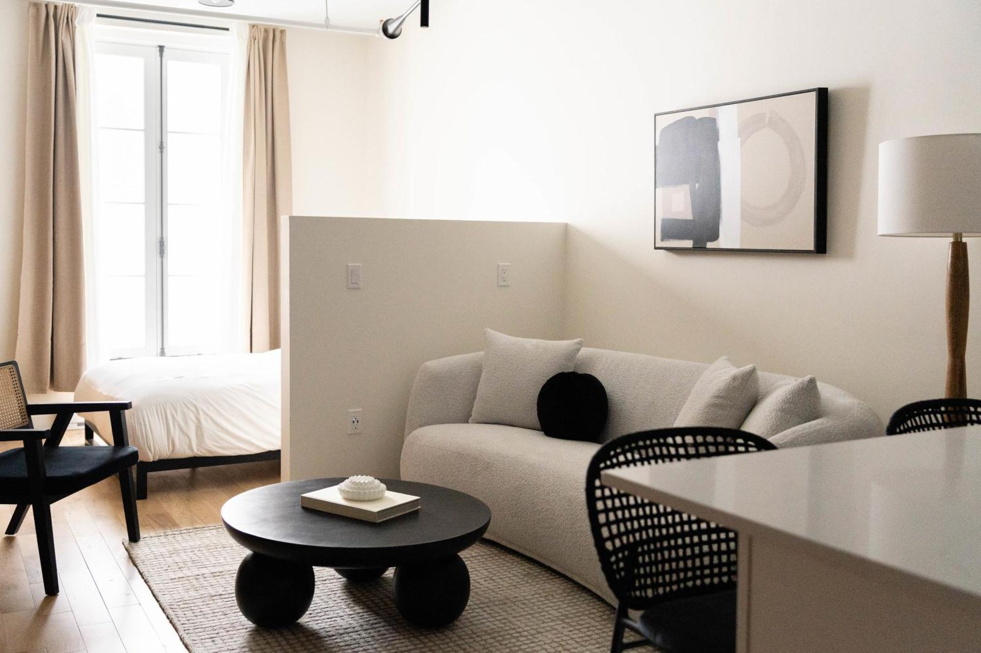 Maison Place Jacques-Cartier By Luxury In Transit Монреал Екстериор снимка